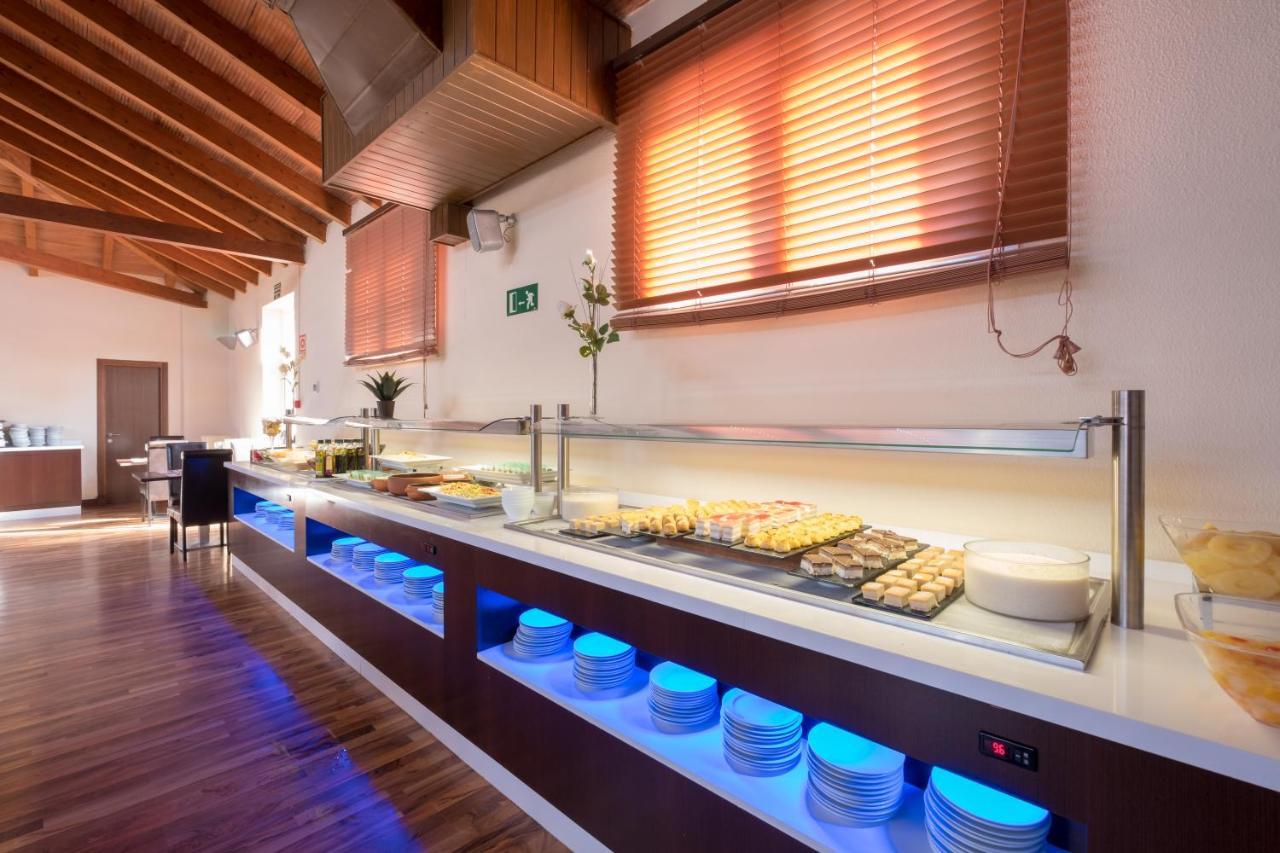 Aparthotel Las Dunas Chiclana de la Frontera Exterior photo