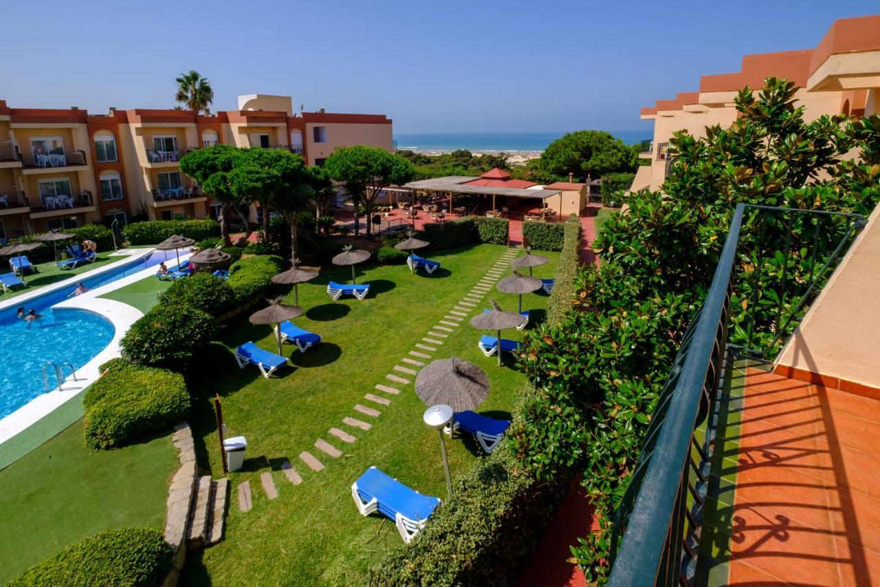 Aparthotel Las Dunas Chiclana de la Frontera Exterior photo