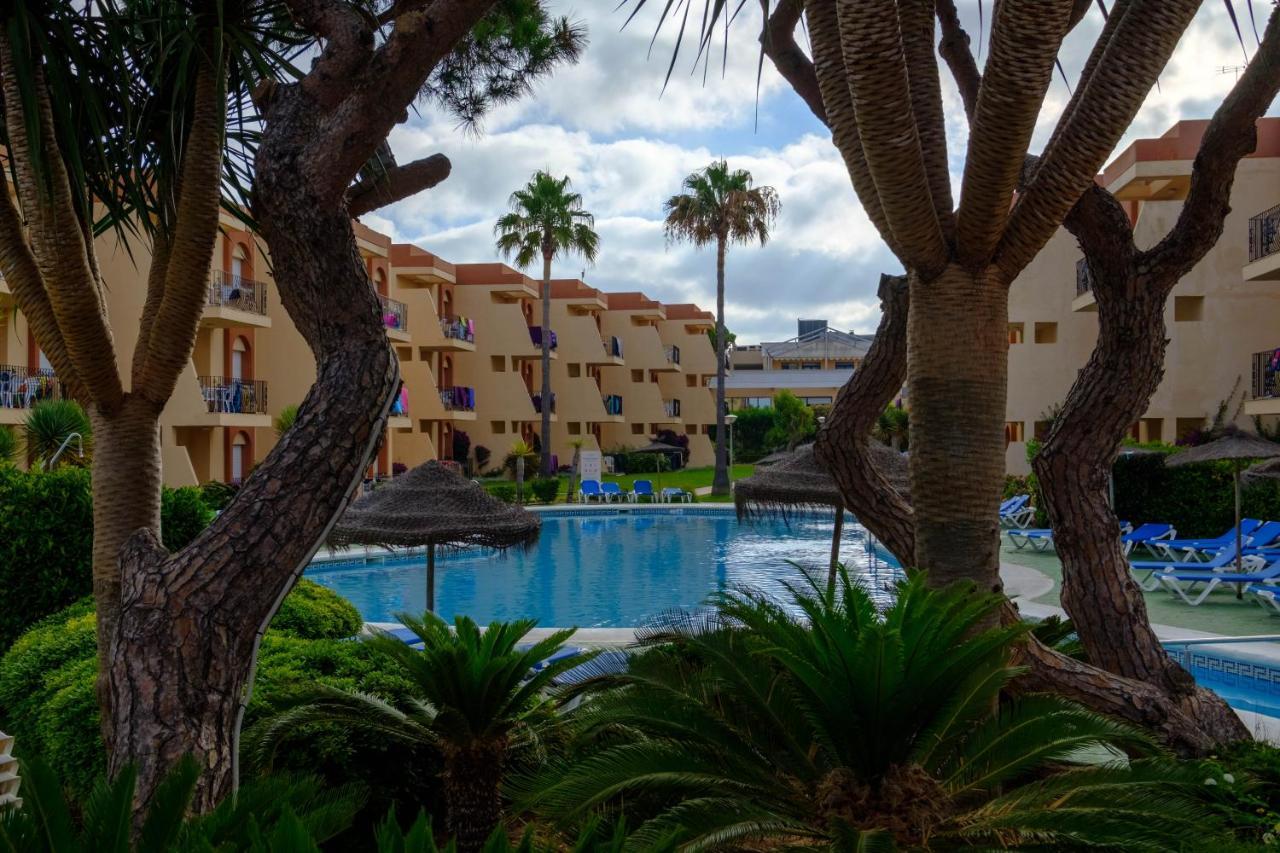 Aparthotel Las Dunas Chiclana de la Frontera Exterior photo
