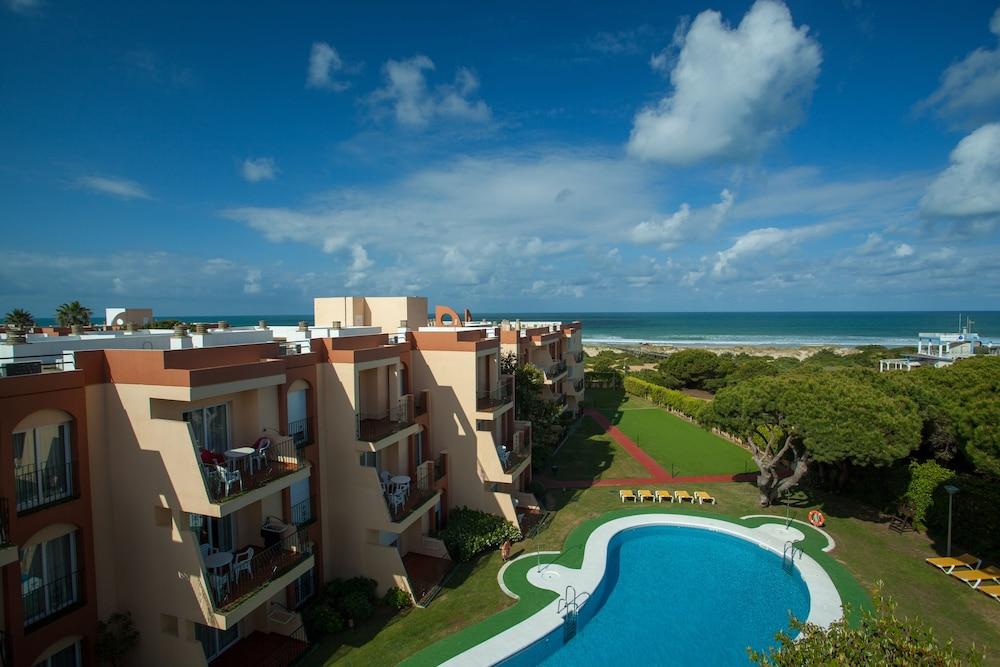 Aparthotel Las Dunas Chiclana de la Frontera Exterior photo