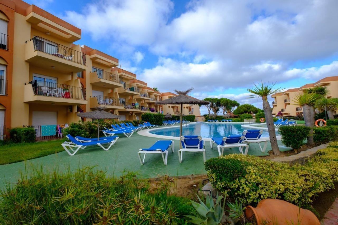 Aparthotel Las Dunas Chiclana de la Frontera Exterior photo