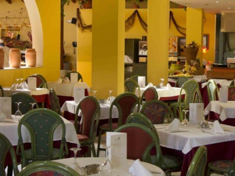 Aparthotel Las Dunas Chiclana de la Frontera Exterior photo
