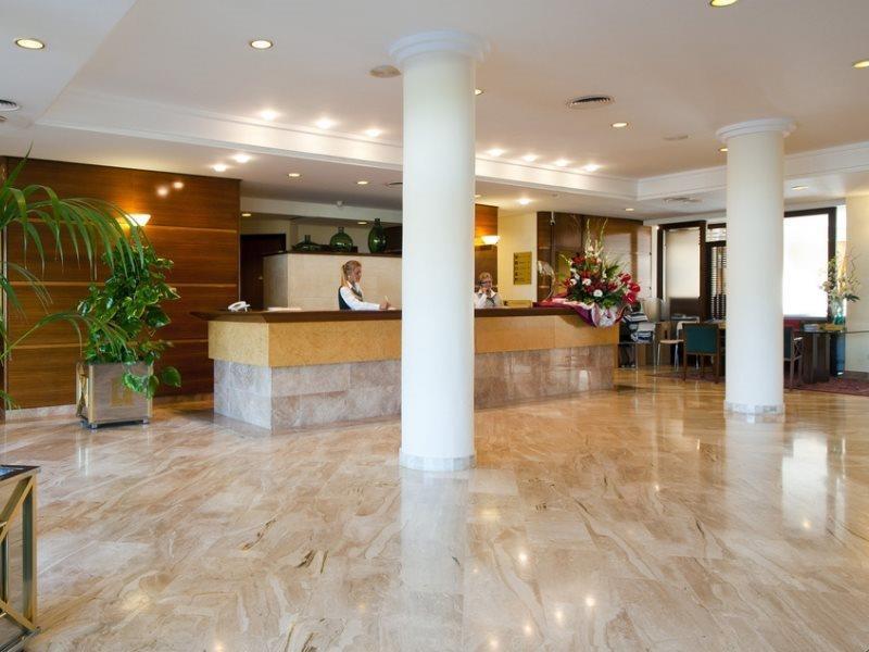 Aparthotel Las Dunas Chiclana de la Frontera Exterior photo