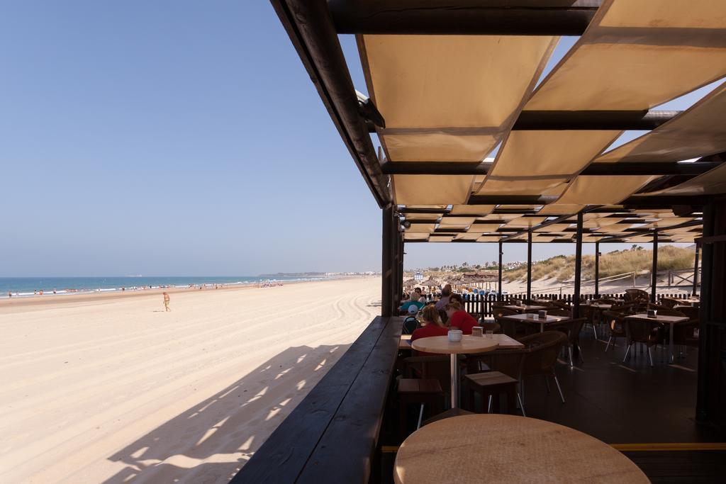 Aparthotel Las Dunas Chiclana de la Frontera Exterior photo
