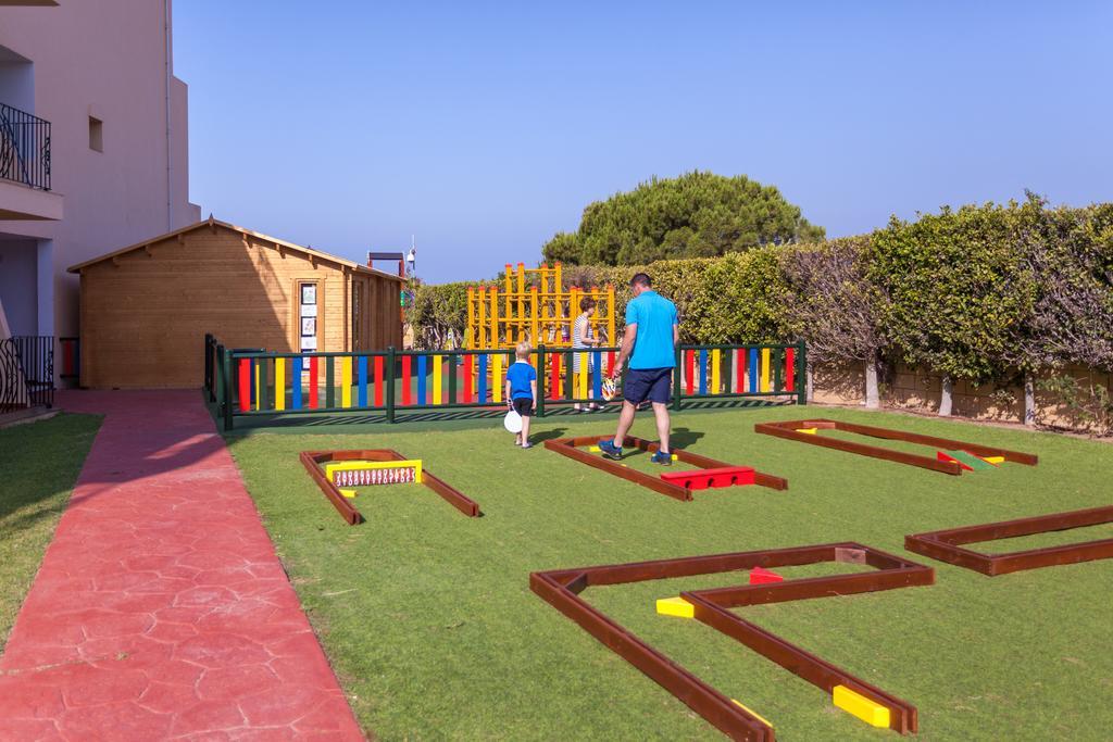 Aparthotel Las Dunas Chiclana de la Frontera Exterior photo
